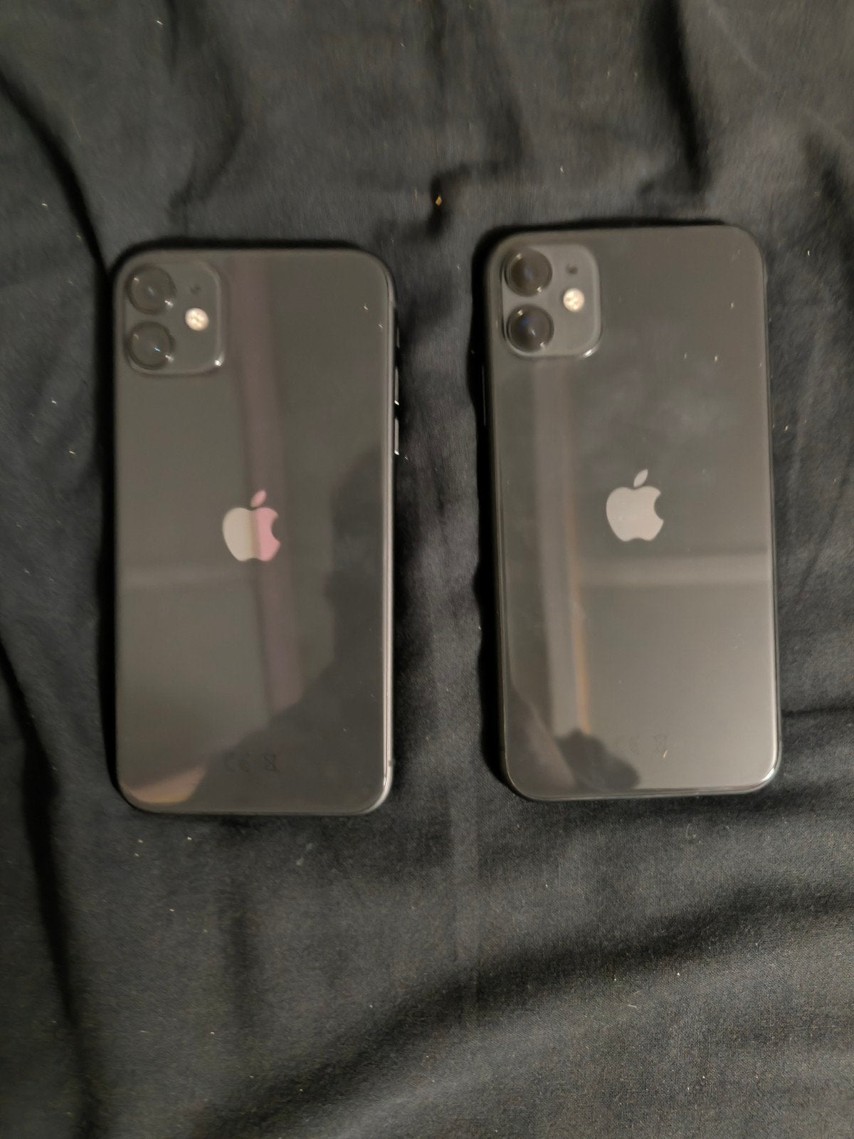 2x iPhone 11 128GB Zo goed als nieuw (95/93% batterij), Ophalen