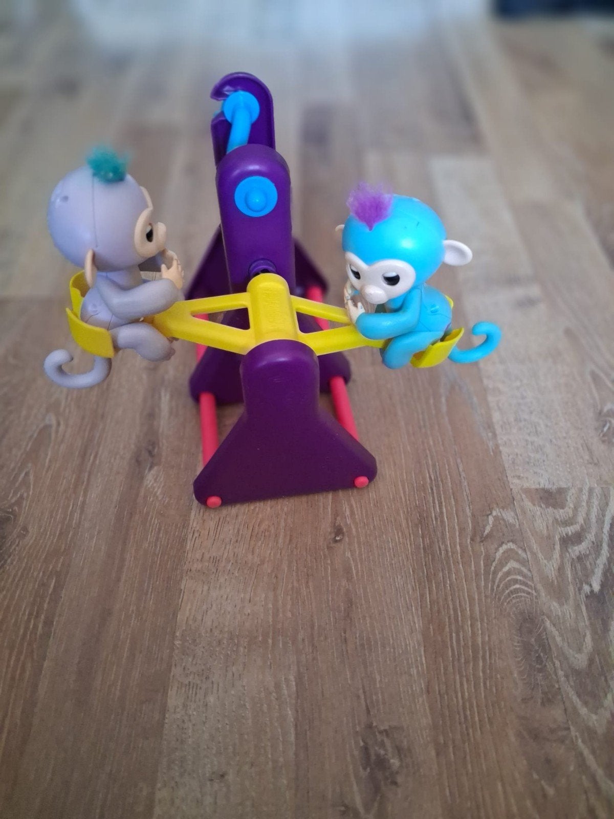 Fingerlings Apen Speelset met Schommel en 2 Aapjes, Kinderen en Baby's, Speelgoed | Overig, Ophalen of Verzenden, Gebruikt