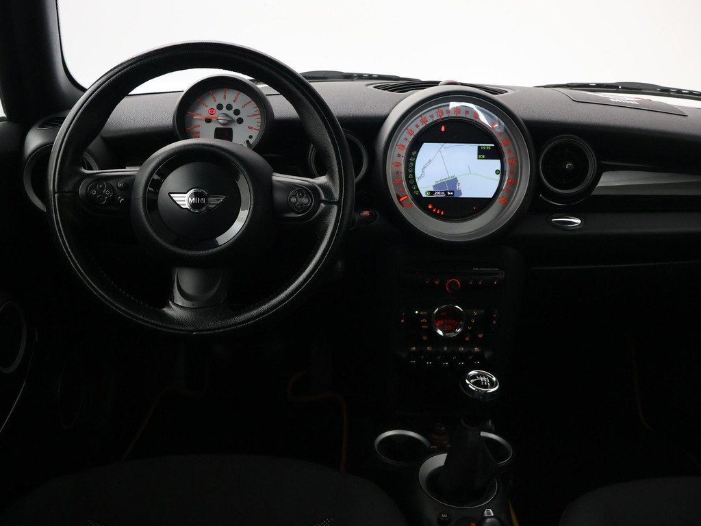 MINI 3-Deurs 1.6 COOPER BUSINESS + PANORAMA | 17 INCH | XENO, Auto's, Voorwielaandrijving, Euro 5, Stof, Zwart