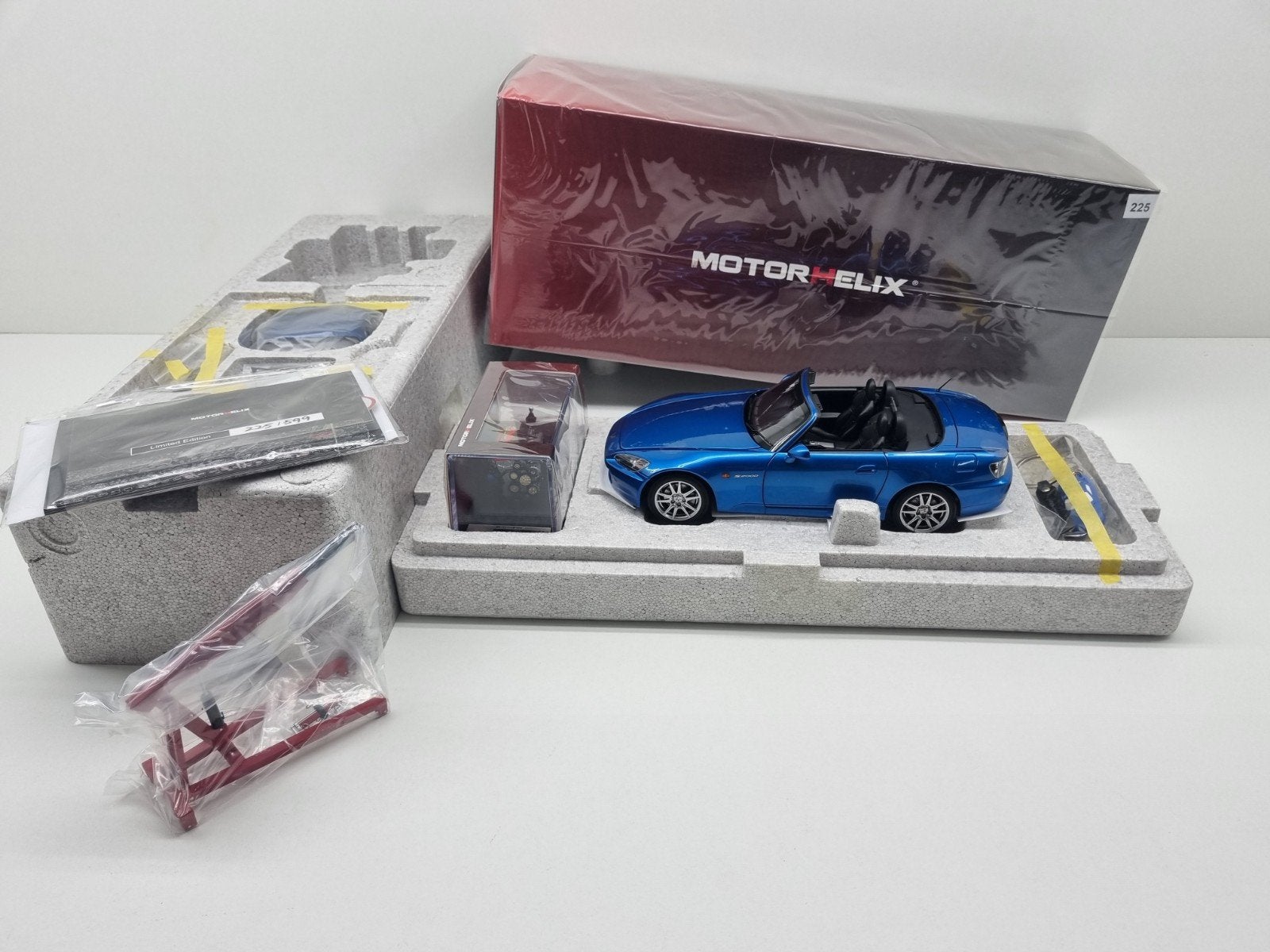 Motorhelix
Honda S 2000 AP2
Bermuda Blue
1/599 1:18 Nieuw, Ophalen of Verzenden, Nieuw, Auto
