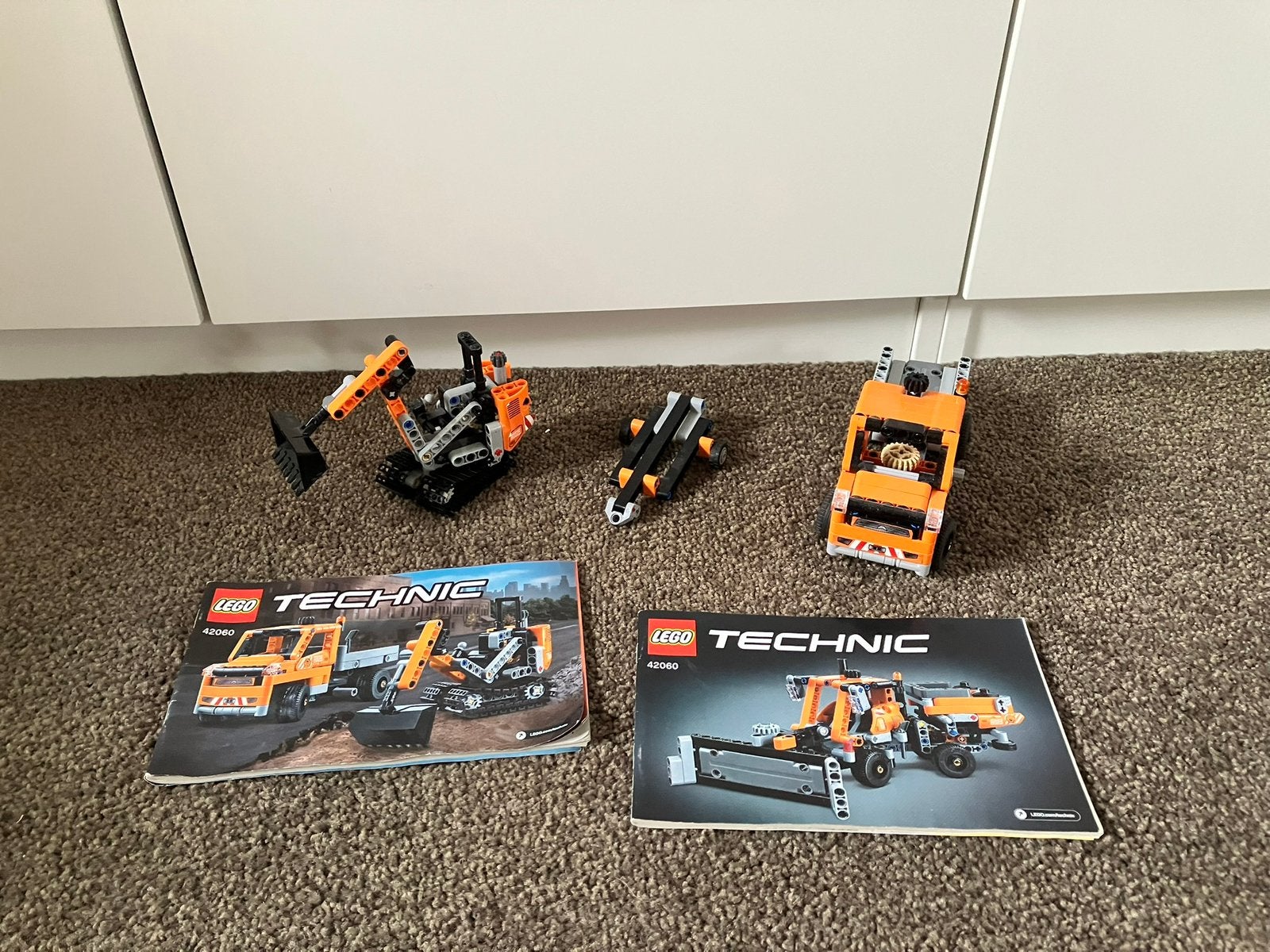 Lego Technic 42060 Wegenbouwers set met 2 modellen, Lego, Ophalen of Verzenden, Zo goed als nieuw, Complete set