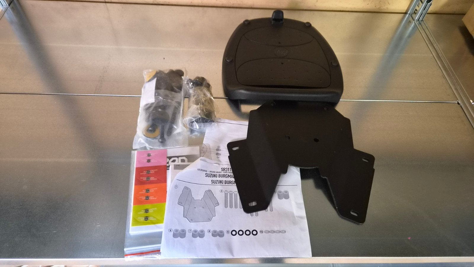 Givi Koffermontageset Suzuki Burgman 400 (2006-2017) Nieuw, ., Nieuw, Ophalen of Verzenden, .