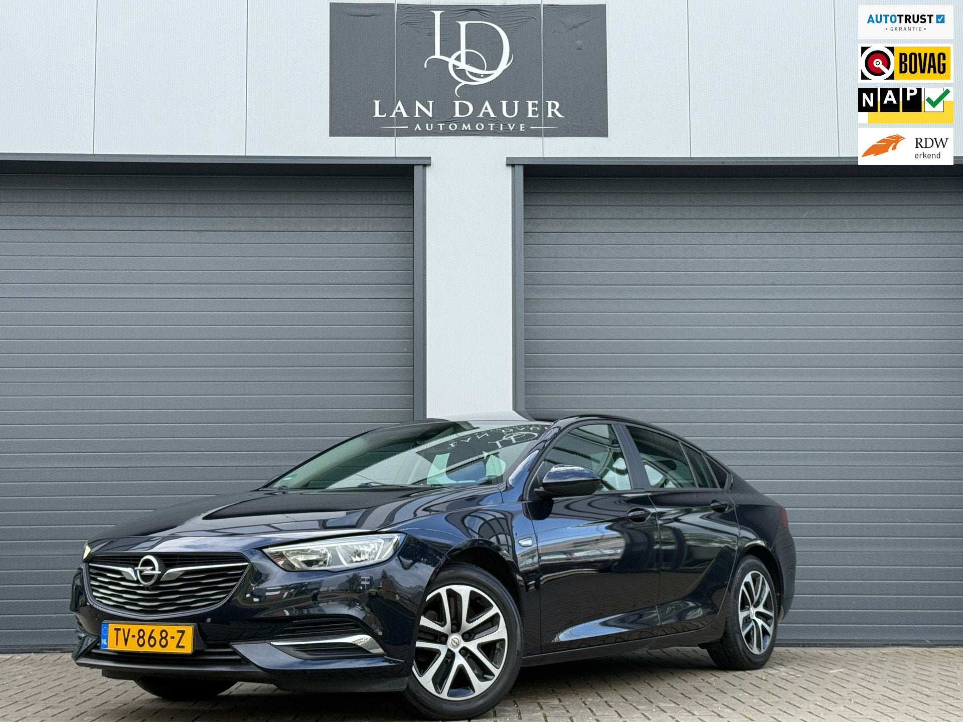 Opel Insignia Grand Sport 1.5 Turbo Online Edition AUTOMAAT, Auto's, Gebruikt, Euro 6, 4 cilinders, 700 kg