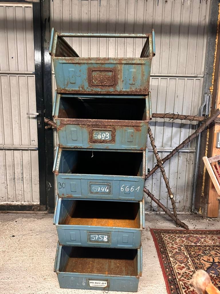 5 industriele stalen bakken vintage schäfer magazijn, Doe-het-zelf en Verbouw, Kratten en Dozen, Ophalen, Gebruikt, 40 tot 60 cm