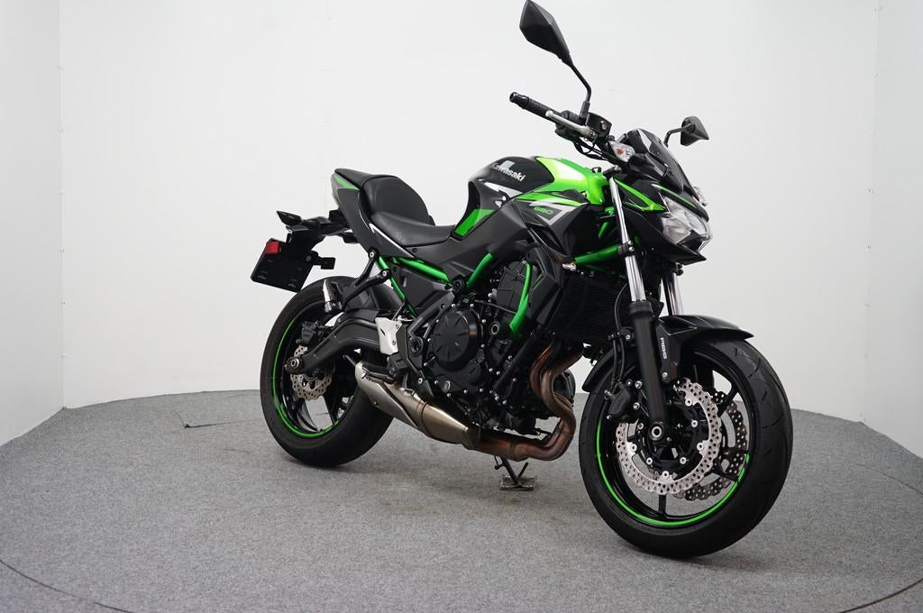 Kawasaki Z 650 ABS (bj 2022), Motoren, 649 cc, Bedrijf, Meer dan 35 kW, ABS