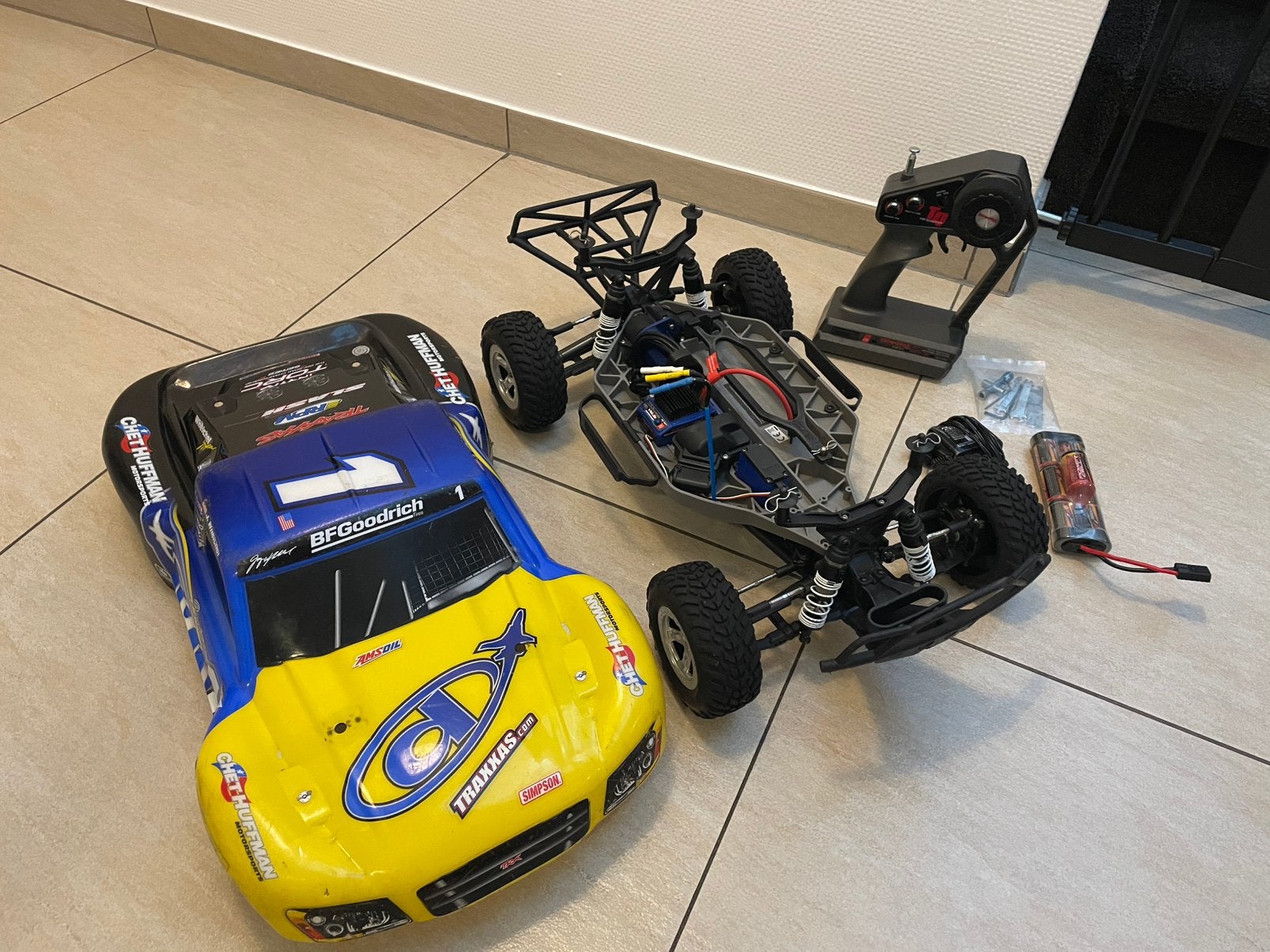 Traxxas slash 4WD VXL velion 3S, Auto offroad, Zo goed als nieuw, Schaal 1:10, RTR (Ready to Run)