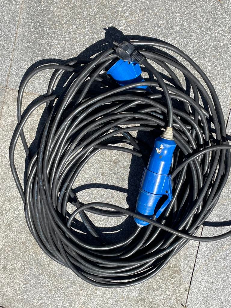 Zware stroomkabel met CEE stekkers 25 meter, Caravans en Kamperen, Ophalen of Verzenden, Gebruikt