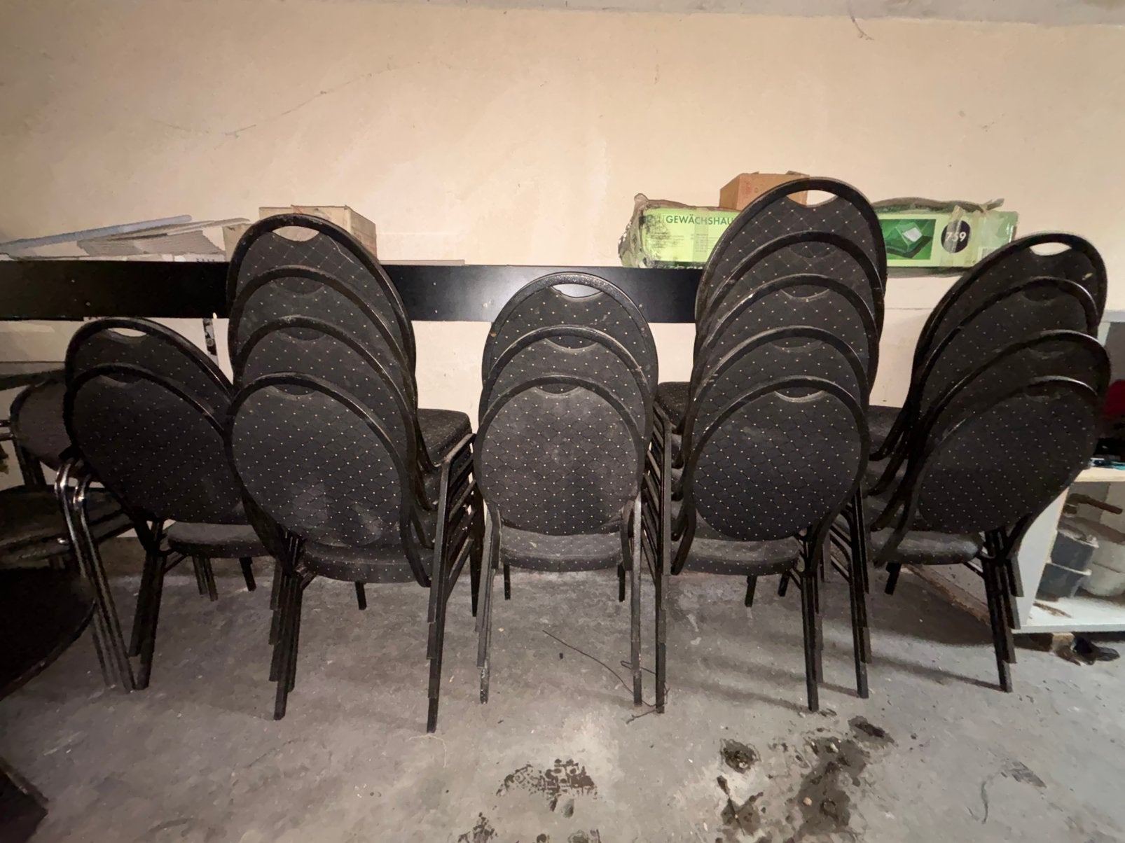 (18 STUKS!) Stapelstoelen -Stapelbaar-Hamerslag-Zwart-G-Line, Huis en Inrichting, Stoelen, Ophalen, Zwart, Zo goed als nieuw, Vijf, Zes of meer stoelen