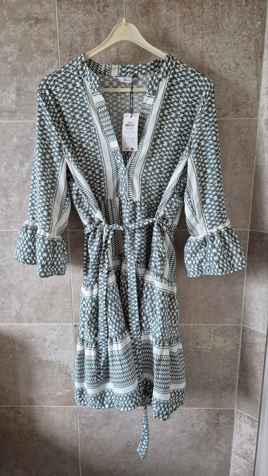 ONLY Pigalle Jurk met print en strikceintuur, Kleding | Dames, Jurken, Maat 38/40 (M), Nieuw, Ophalen of Verzenden, ONLY