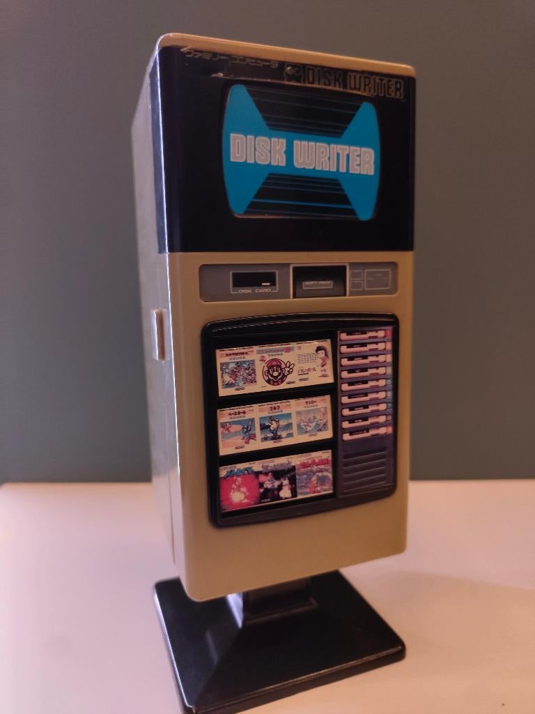 Famicom disk opslag box, Houder/standaard, Gebruikt, Nintendo, Nintendo
