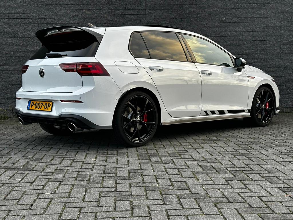 VW GOLF 8 GTI CLUBSPORT | Nürnb | Pano | HUD | H&K | Leer, Parkeerassistent, Zwart, 4 cilinders, 1984 cc