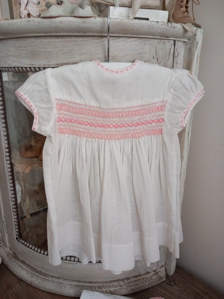 Vintage smock jurkje uit Londen . jaren 50, Antiek en Kunst, Antiek | Kleding en Accessoires, Ophalen of Verzenden, Kinderen