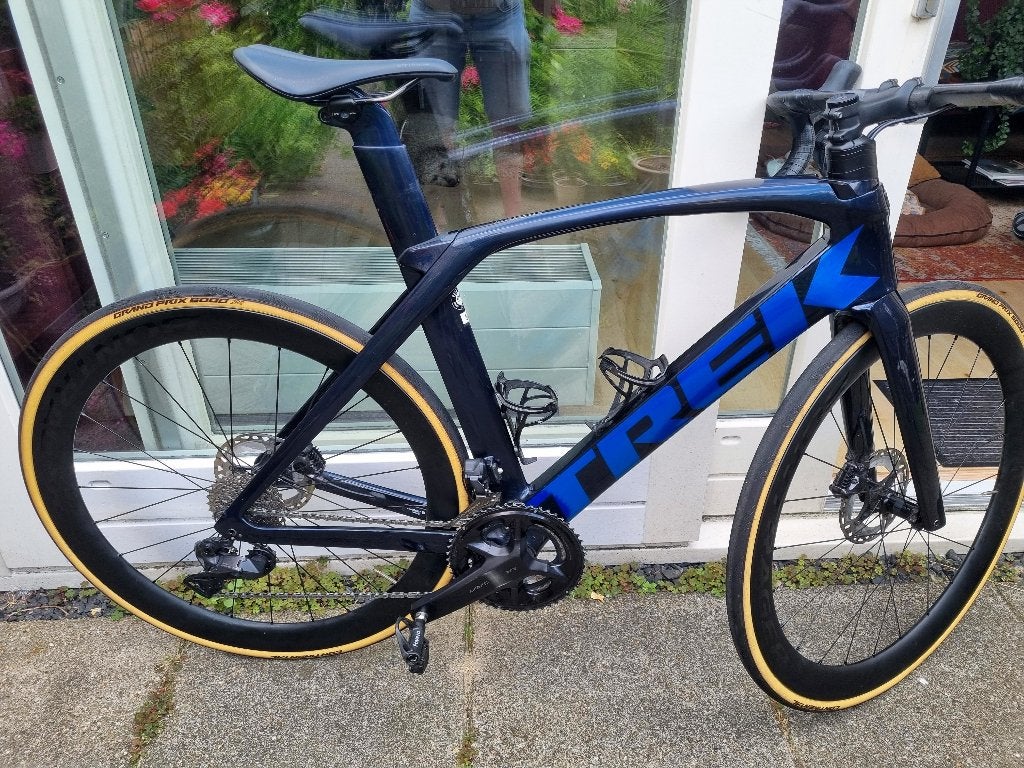 Trek Madone, Deep Dark Blue maat 56, 28 inch, Carbon, Heren, Zo goed als nieuw