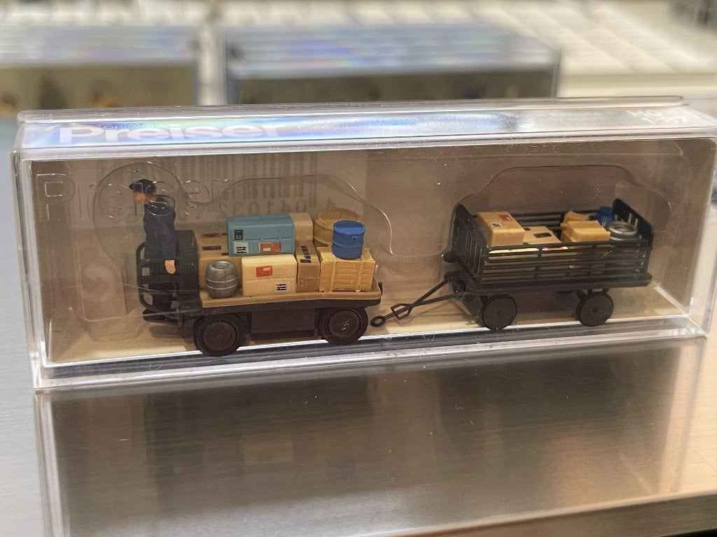 Preiser 10256 H0 modelbaan figuren Elektrische kar chauffeur, Overige merken, Gelijkstroom of Wisselstroom, Brug, Tunnel of Gebouw