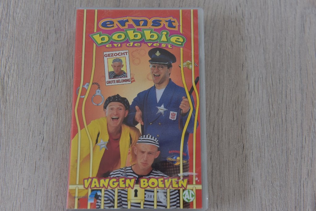 VHS -- ERNST EN BOBBIE EN DE REST - VANGEN BOEVEN, Verzenden, Alle leeftijden, Nederlands, Zo goed als nieuw