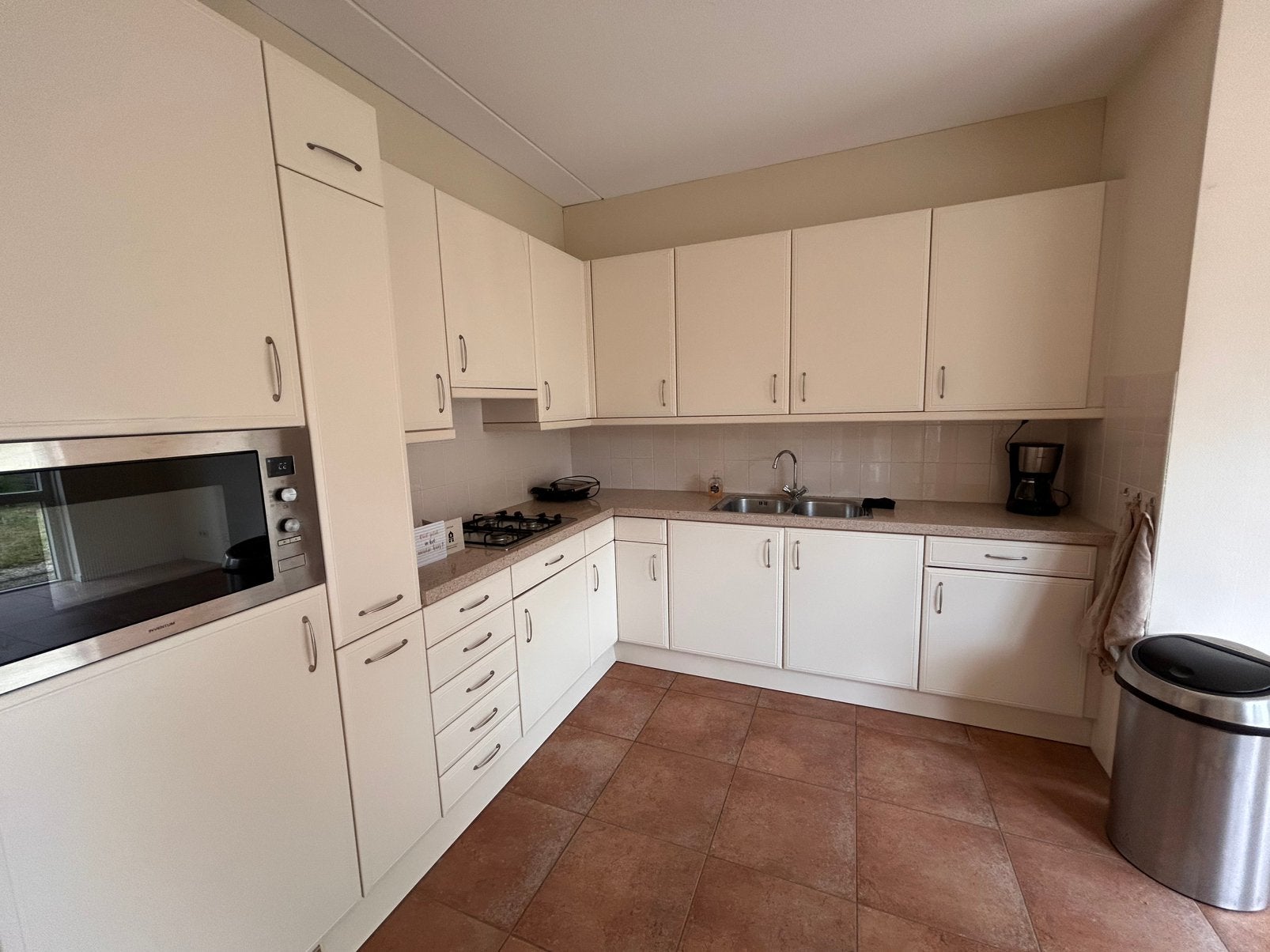 Keller keuken hoekopstelling, Ophalen, Gebruikt, Wit, Hoekkeuken