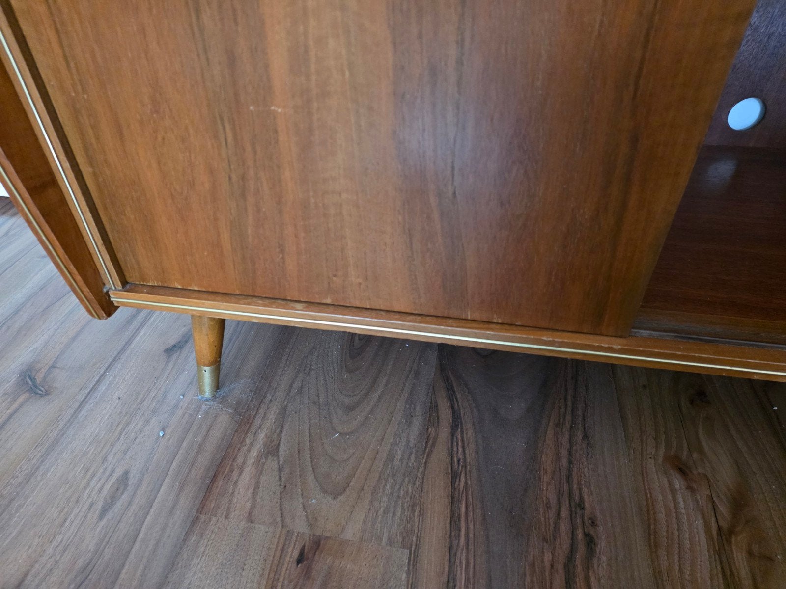 Foto 9 van Vintage dressoir met platenspeler en glazen schuifdeur