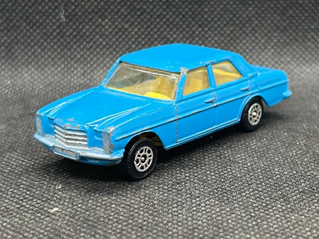 Corgi Juniors Mercedes Benz 250D 1:64, Verzenden, Zo goed als nieuw, Bus of Vrachtwagen