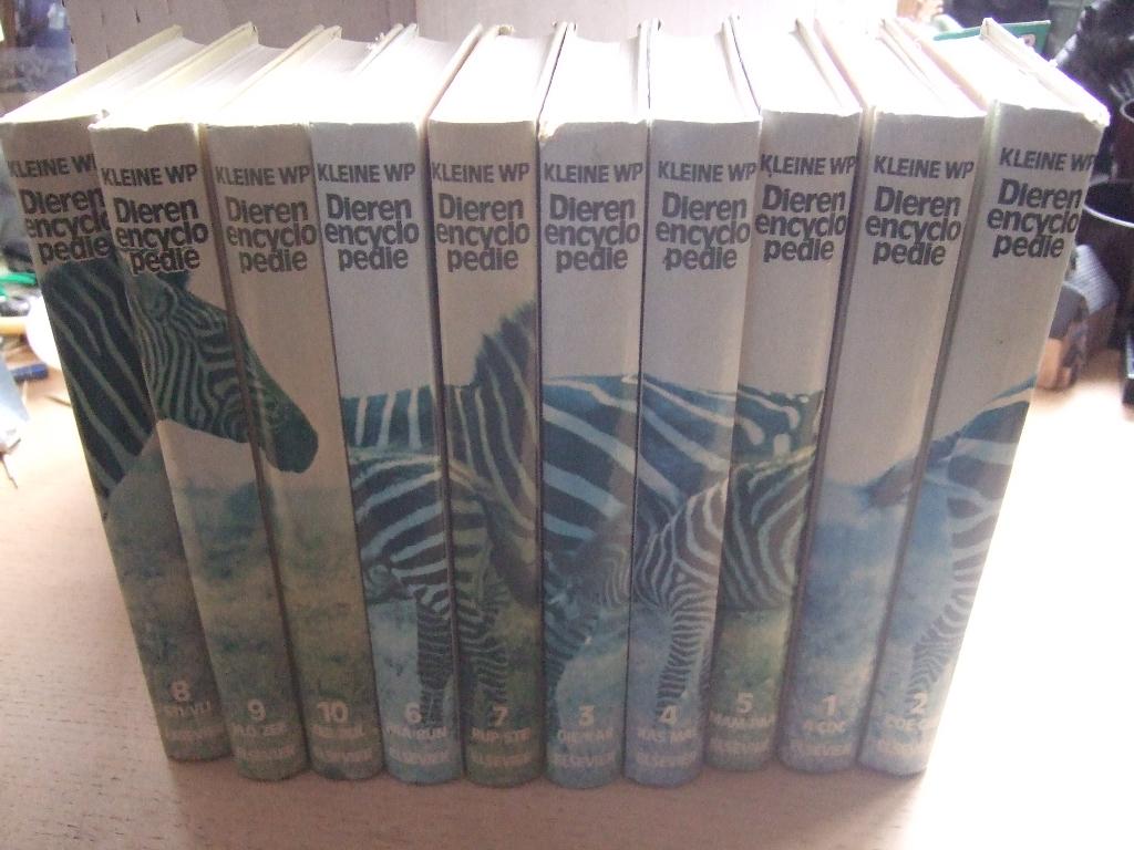 Winkler Prins dieren encyclopedie 10-delig, Boeken, Encyclopedieën, Gelezen, Complete serie, Diverse auteurs, Ophalen of Verzenden
