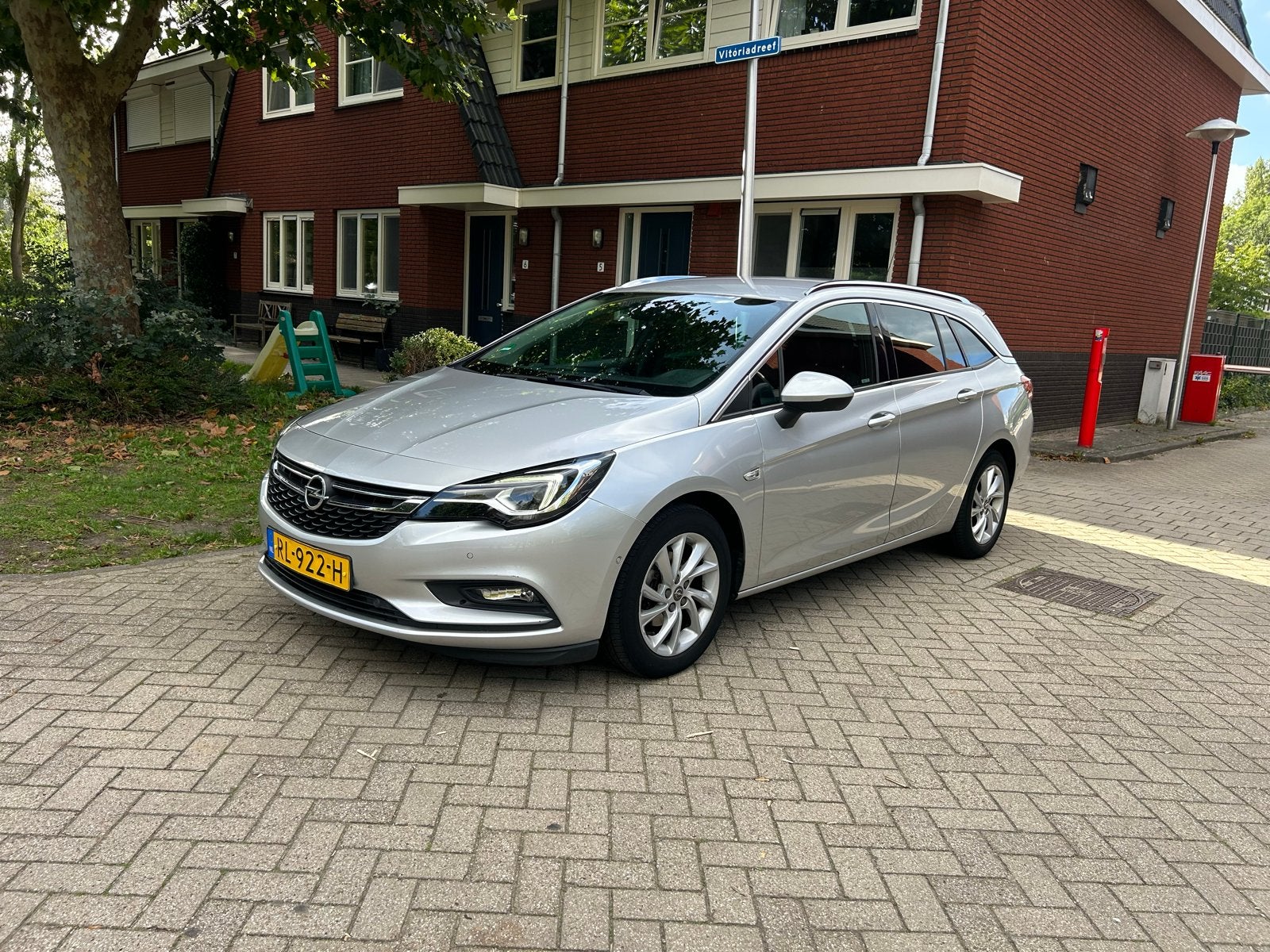 Opel Astra 1.6 Cdti 81KW Innovation 2018 Grijs, Auto's, Voorwielaandrijving, 4 cilinders, Leder en Stof, Origineel Nederlands