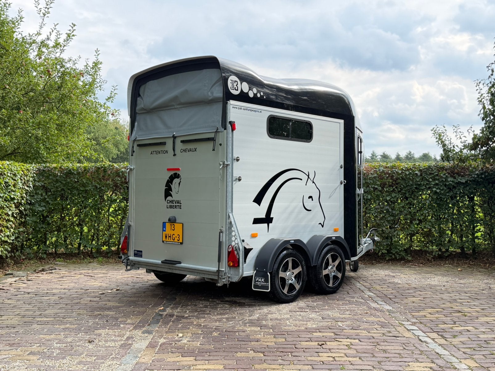 Zeer mooie cheval liberte gold 3 vol aluminium, zadelkamer, Ophalen, Aluminium, Zo goed als nieuw, 2-paards trailer