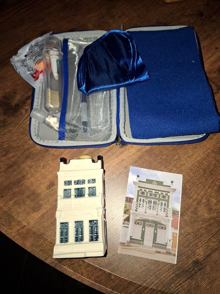 KLM huisjes   huisje 103  en noodtasje, Ophalen of Verzenden, Nieuw, 81 t/m 91, Gevuld
