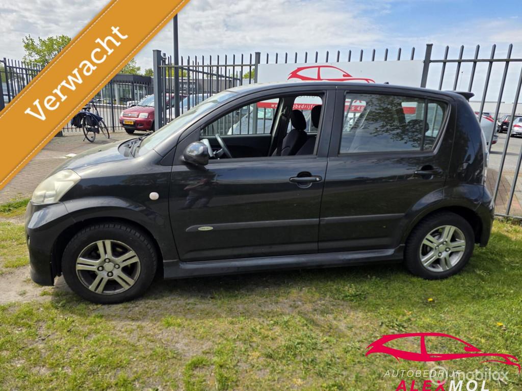 Daihatsu Sirion 2 1.3-16V Comfort, Auto's, Gebruikt, 31 €/maand, 4 cilinders, Zwart