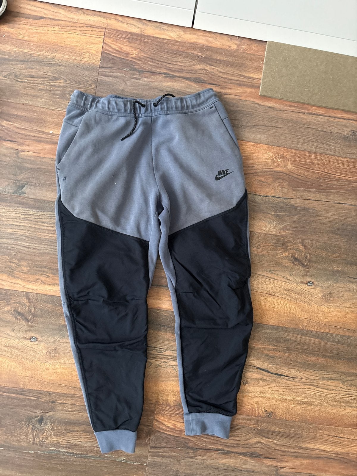 Nike Tech Fleece Joggingbroek Grijs/Zwart Maat M, Ophalen, Gedragen, Maat 48/50 (M), Grijs