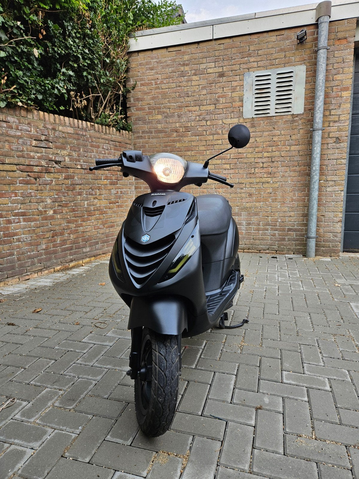 Piaggio Zip Mat Zwart - Goed onderhouden scooter, Fietsen en Brommers, Scooters | Piaggio, Ophalen of Verzenden, Benzine, Zip
