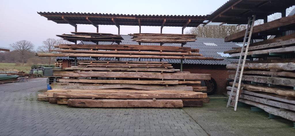 Te koop mooie oude eiken gebinten ,planken of balken, Doe-het-zelf en Verbouw, Hout en Planken, Gebruikt, 25 tot 50 mm, Eiken