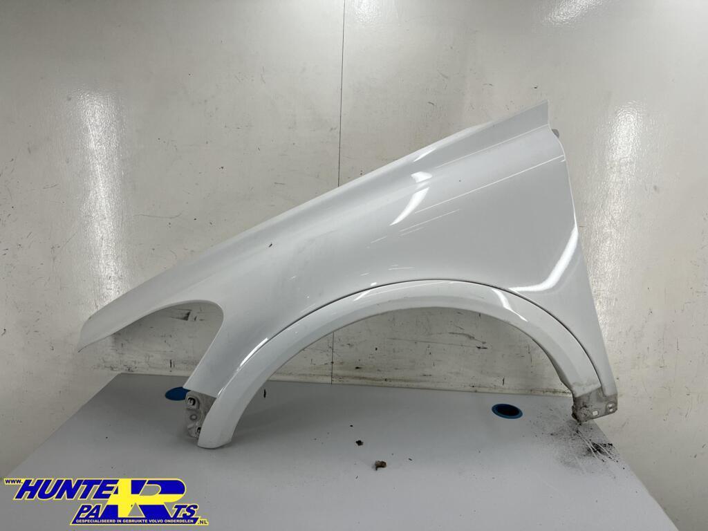 Voorscherm links wit 614 Volvo C30 ('09-'12) 31276299, Gebruikt, Ophalen of Verzenden, Volvo, Volvo