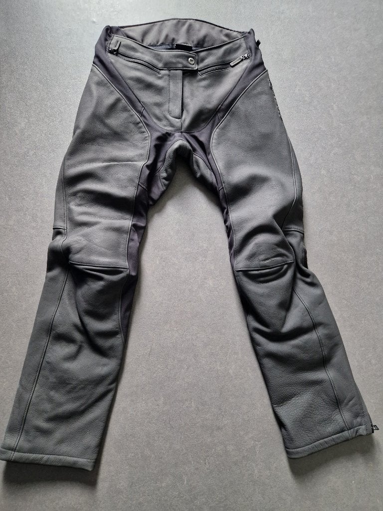 Macna Mantra zwart leren motorbroek vrouw mt 42 nieuw, Nieuw met kaartje, Broek | leer, Ophalen of Verzenden, Dames