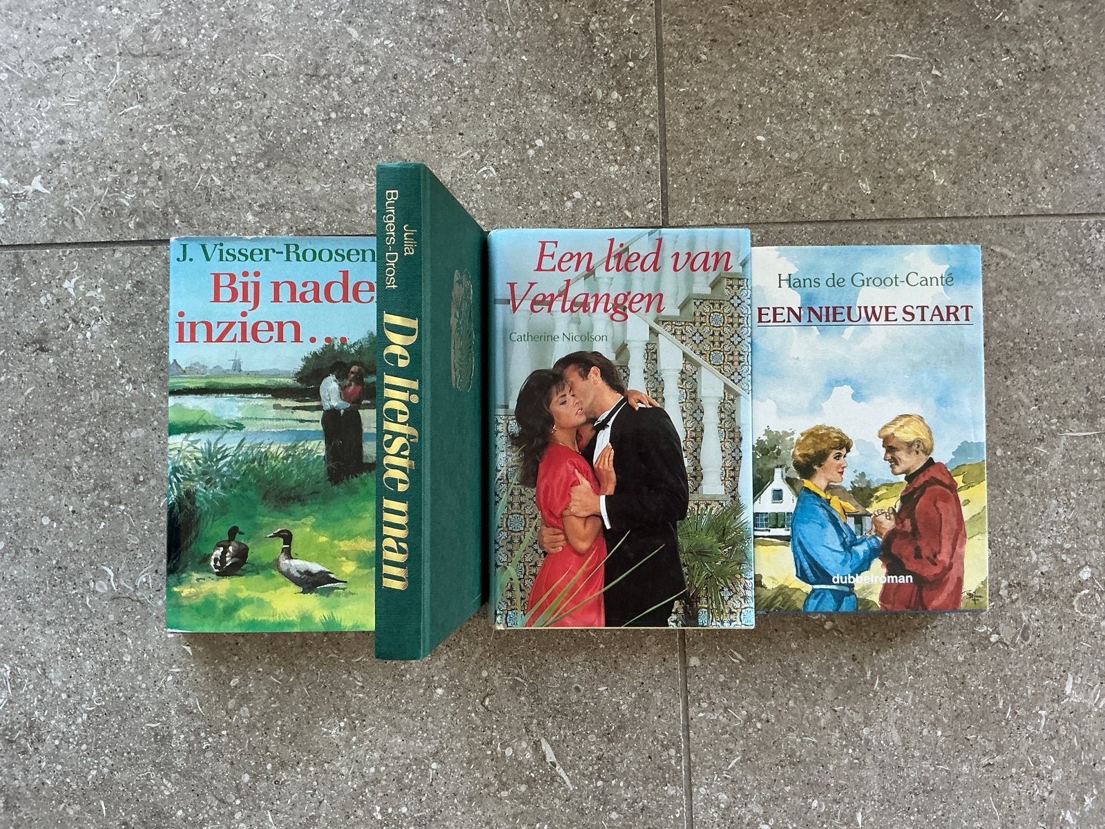 4 streekromans - zie omschrijving - € 1,00 per stuk (KWF), Boeken, Ophalen of Verzenden, Gelezen