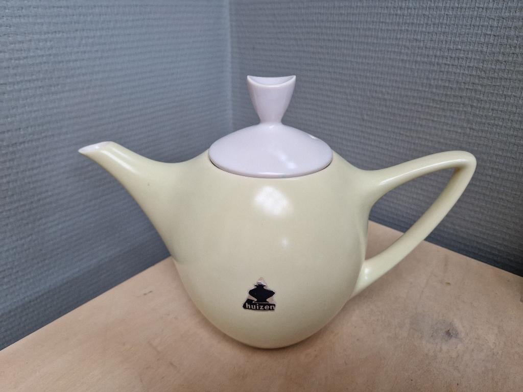retro theepot Tulipe de Driehoek Huizen pastelgeel/ wit IZGT, Ophalen of Verzenden
