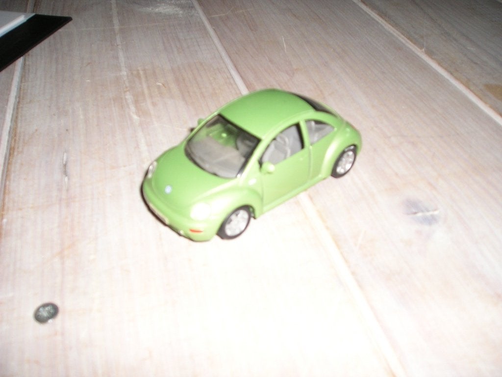 Maisto Volkswagen New Beetle 1:37, Ophalen of Verzenden, Zo goed als nieuw, Auto