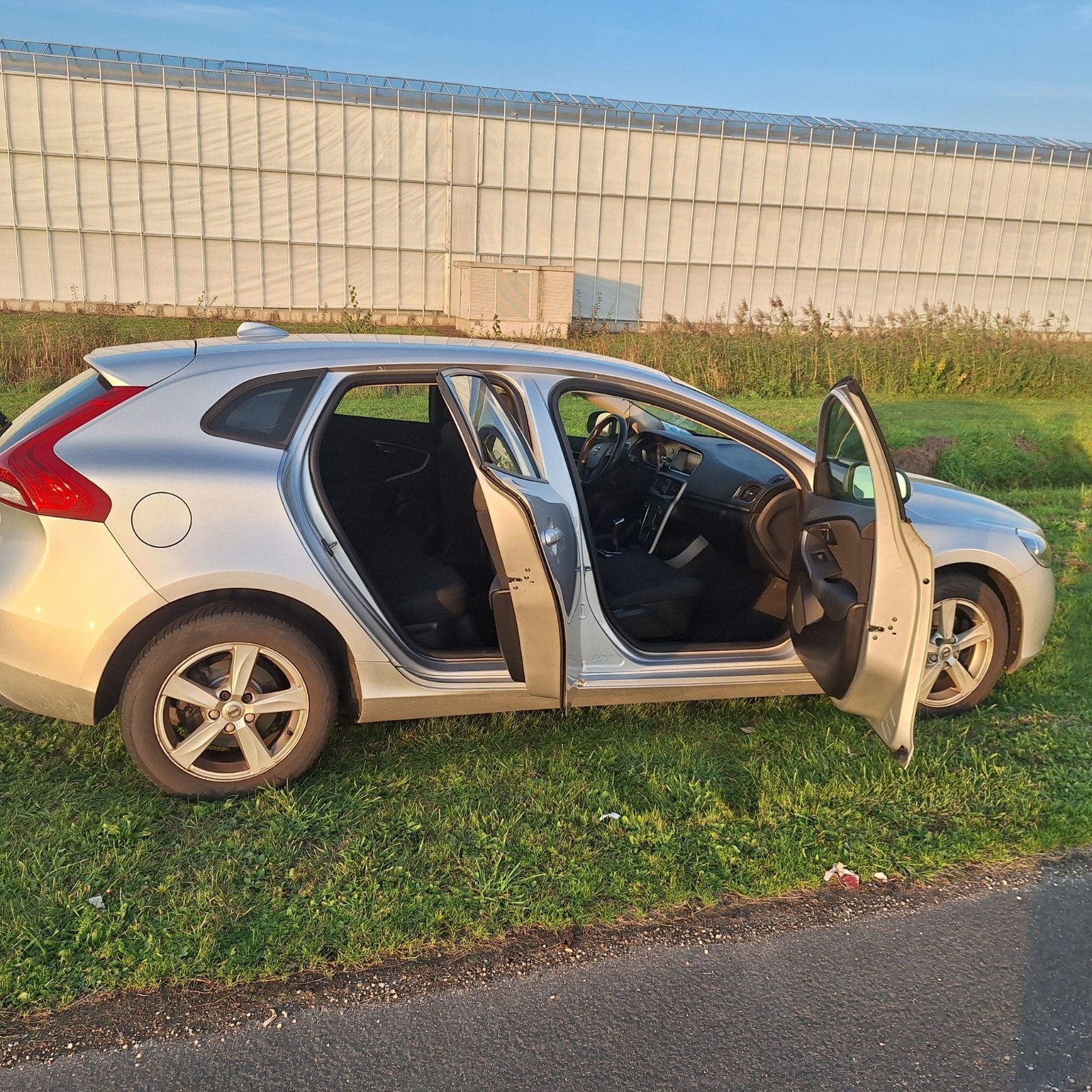 Volvo V40 2.0 T2 122PK 2018 Grijs, Voorwielaandrijving, 4 cilinders, 122 pk, 1331 kg