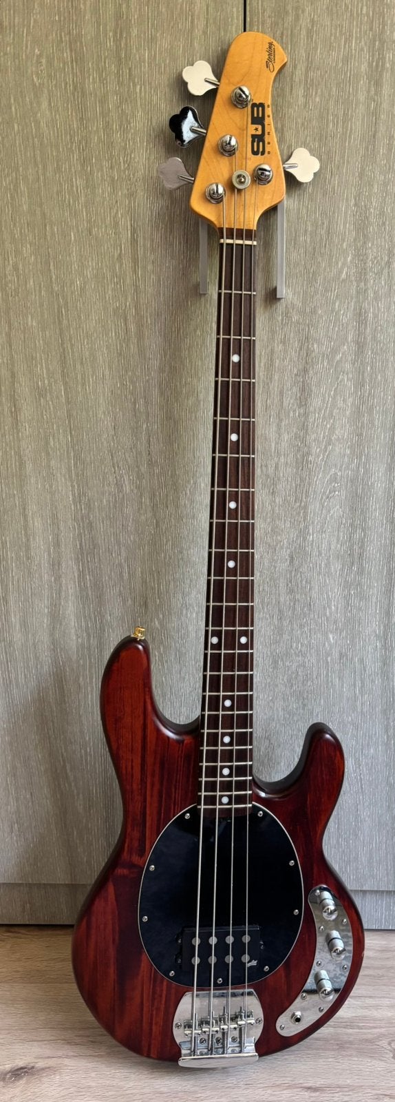 Musicman Sterling SUB, Ophalen, Zo goed als nieuw