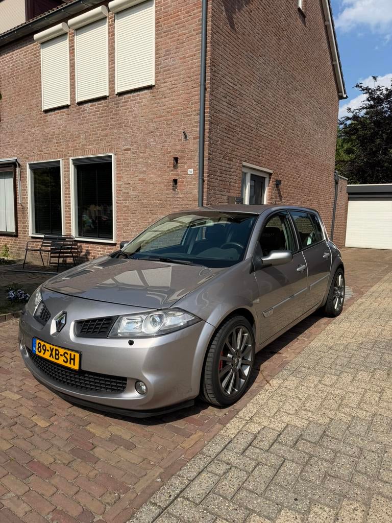 Renault Sport Mégane 2.0 16V Turbo RS Milltek, Voorwielaandrijving, 1998 cc, Zwart, Particulier