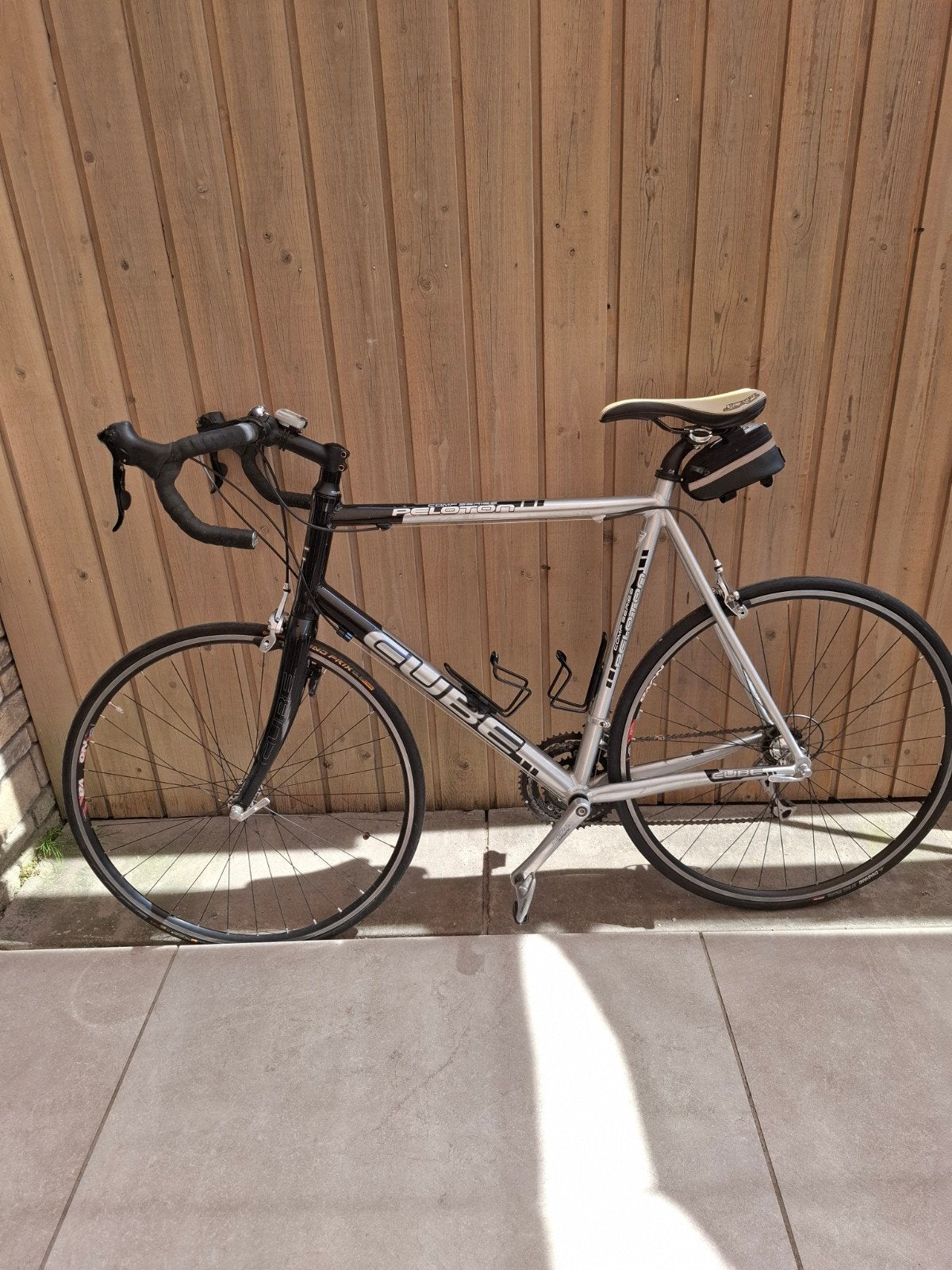 Racefiets Cube, wit, 10 tot 15 versnellingen, Zo goed als nieuw, 61 tot 65 cm, Ophalen
