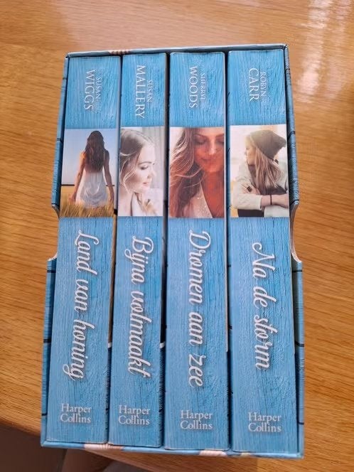 Sherryl Woods - Feelgood zomerbox (4-in-1) h, Boeken, Ophalen of Verzenden, Zo goed als nieuw, Diverse auteurs, Wereld overig