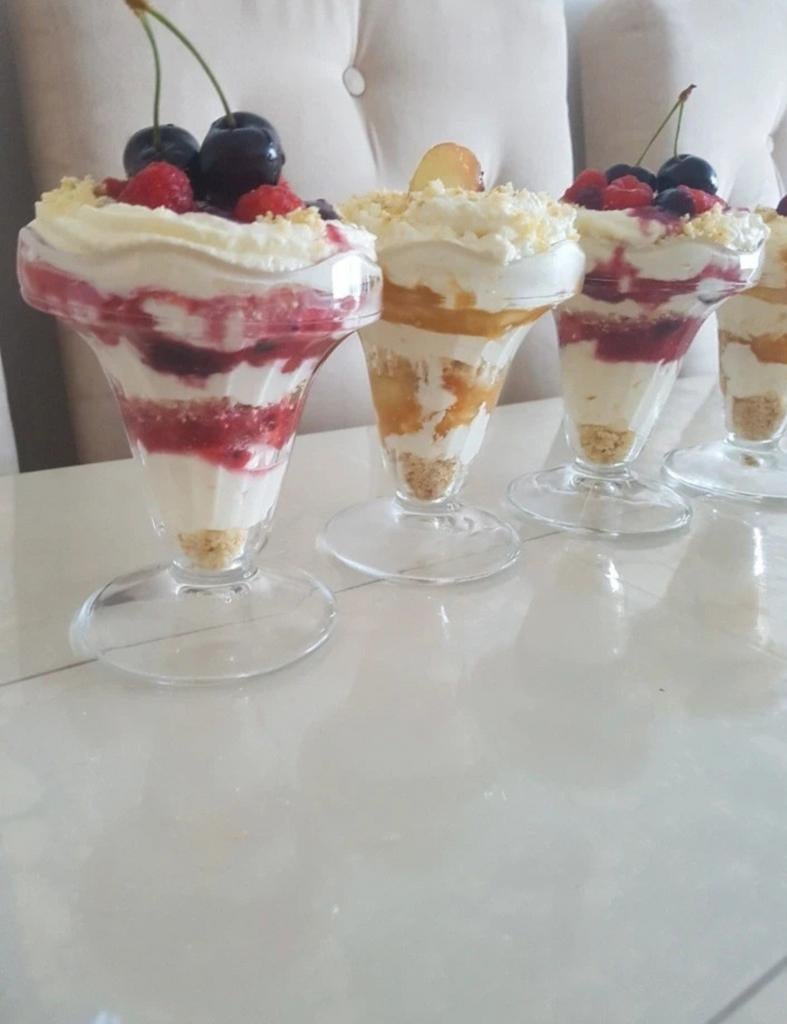 14 ijscoupe dessertglazen van glas, zo goed als nieuw, Ophalen of Verzenden