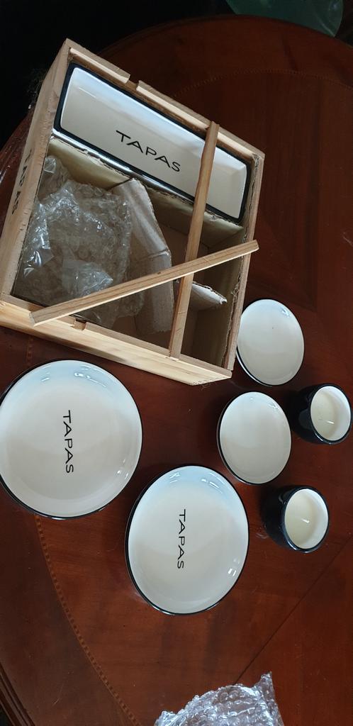 Tapas bordjes 6 stukken, 2 theelichtjes in kado verpakking, Huis en Inrichting, Keuken | Servies, Ophalen of Verzenden, Zo goed als nieuw