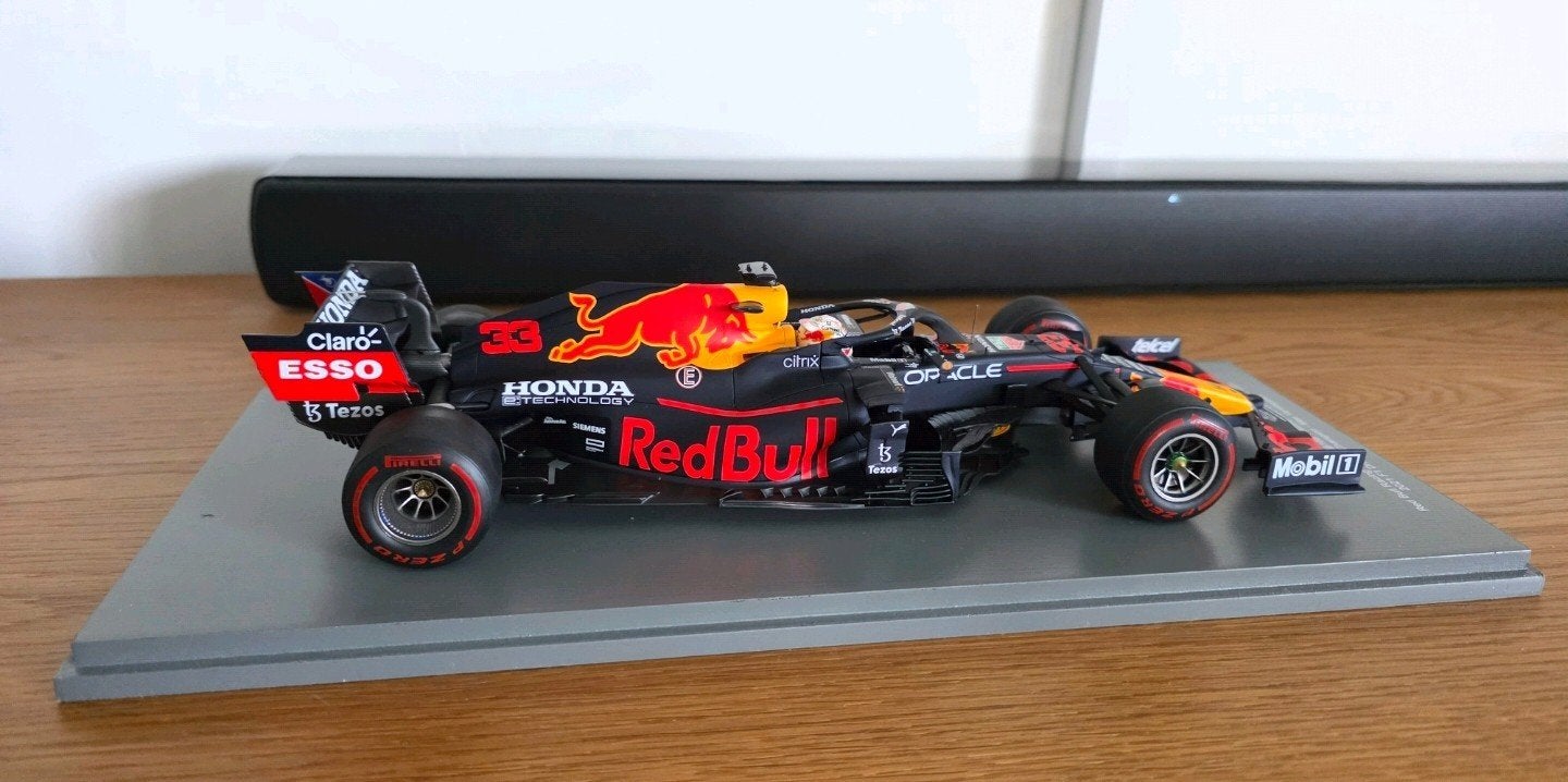 Max Verstappen 2021 Wereldkampioen F1 Spark 1/18, Ophalen of Verzenden, Zo goed als nieuw