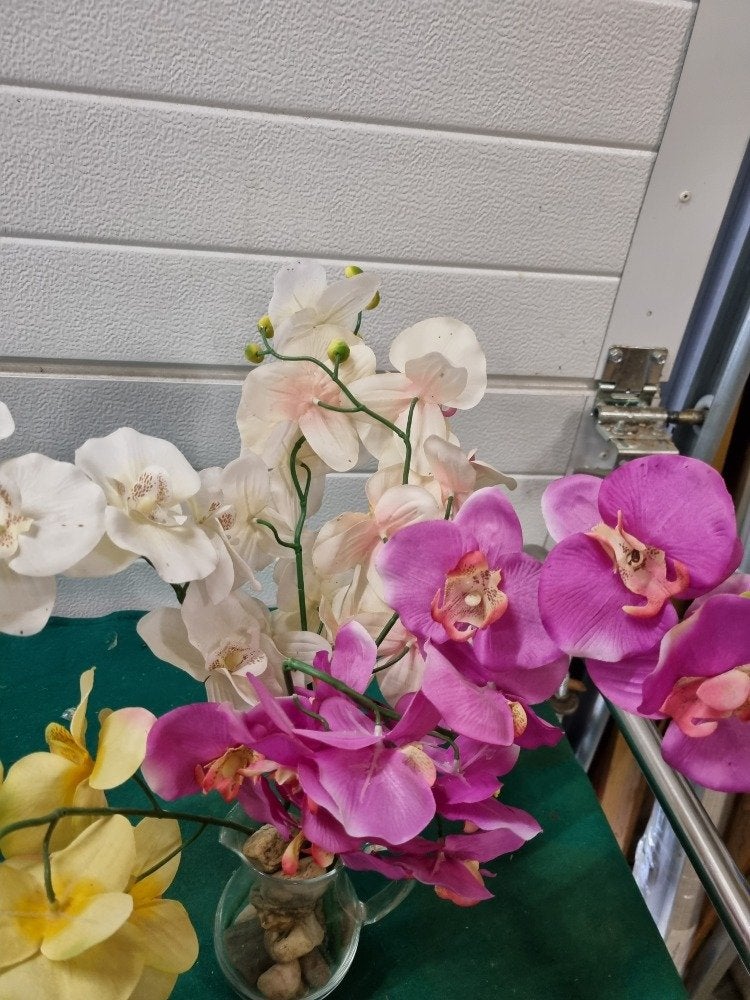 kunstbloemen orchidee drie kleuren, Huis en Inrichting, Ophalen of Verzenden, 'T Olde Gre-j, Info@toldegrej.nl, Endepoelstraat 20f Didam