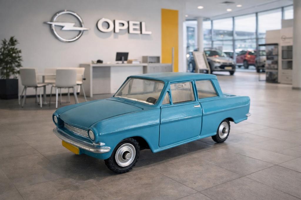 Opel Kadett, Hobby en Vrije tijd, Modelauto's | 1:43, Ophalen of Verzenden, Zo goed als nieuw, Auto, Dinky Toys
