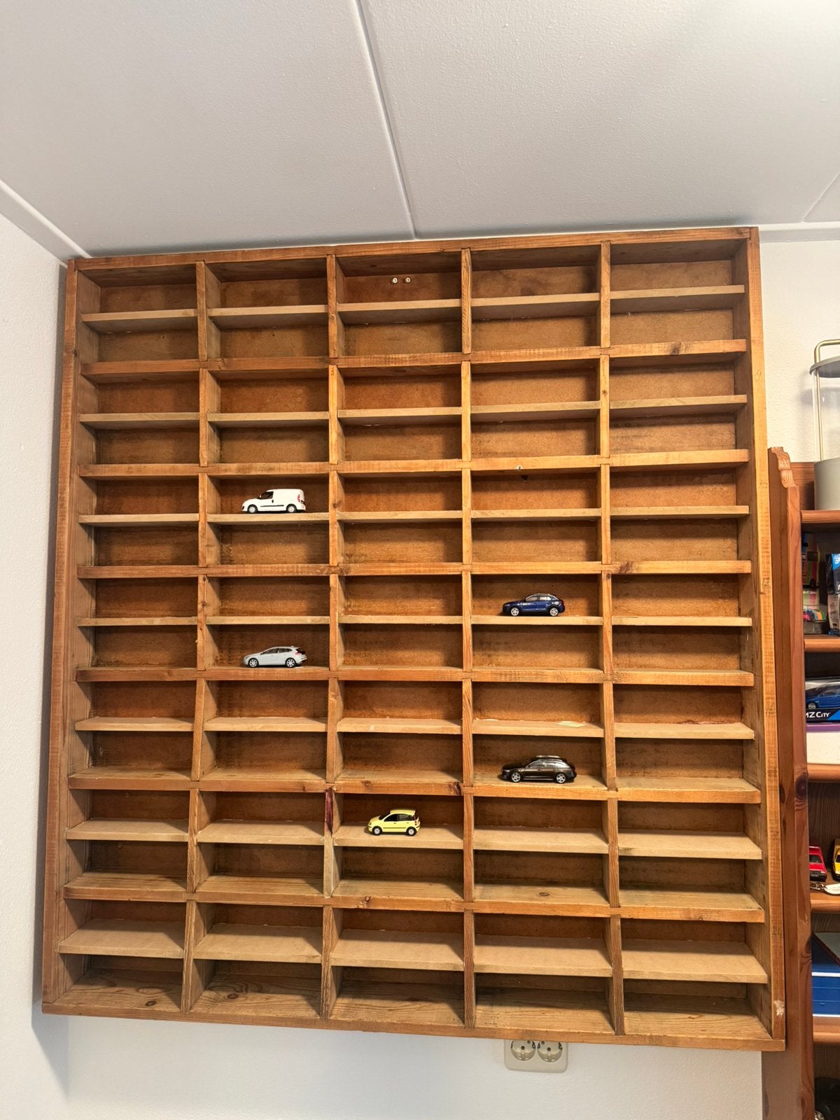 Letterbak Modelauto Kast Schaal 1:43 120x110 cm, Hobby en Vrije tijd, Ophalen, Zo goed als nieuw, Auto, Overige merken