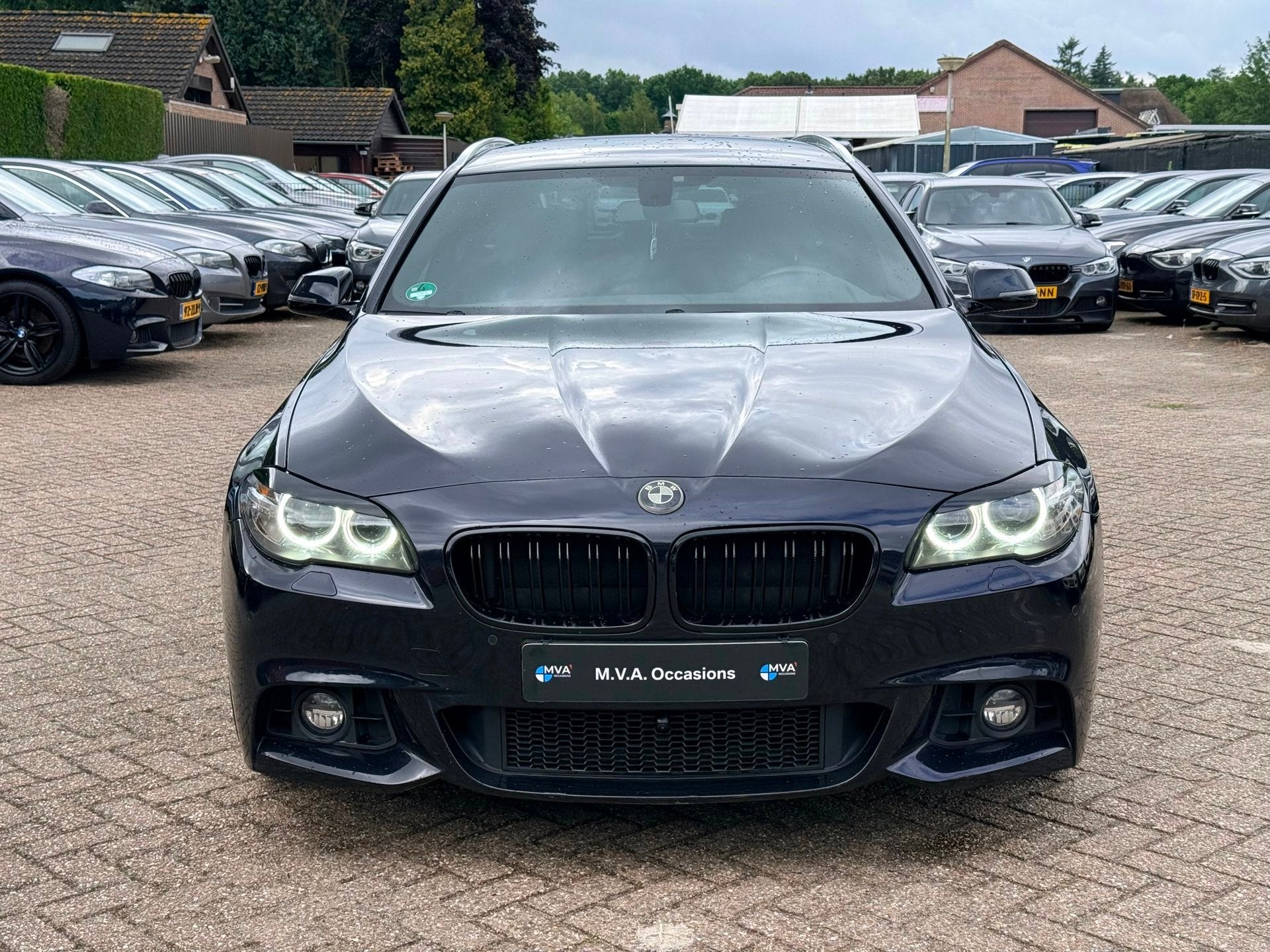 BMW 5-serie Touring 520i Executive M Sport|Nieuwe Ketting|Ca, Auto's, Automaat, Gebruikt, 4 cilinders, 2000 kg