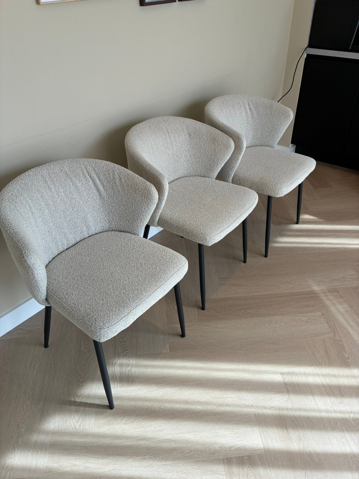 Bouclé eetkamer stoelen. Drie stuks, Ophalen, Zo goed als nieuw, Drie