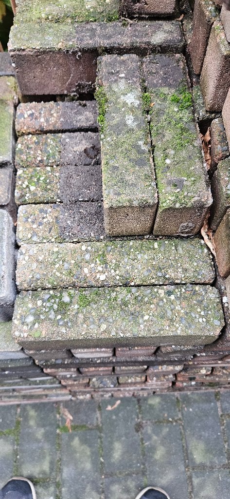 Waalformaat stenen - circa 2700 stuks, Tuin en Terras, Ophalen, Gebruikt, Klinkers, 10 m² of meer