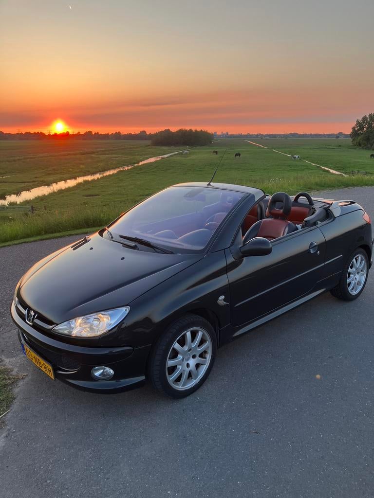 Peugeot 206 2.0 16V CC 2003 Zwart, Auto's, 136 pk, 4 cilinders, Cabriolet, 4 stoelen